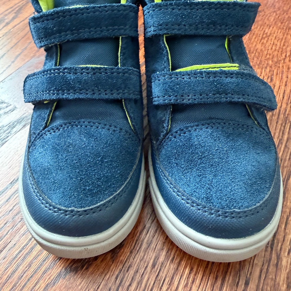 Ugg Kids Navy Blue Velcro Shoes size 9 T, worn fee times, great condition